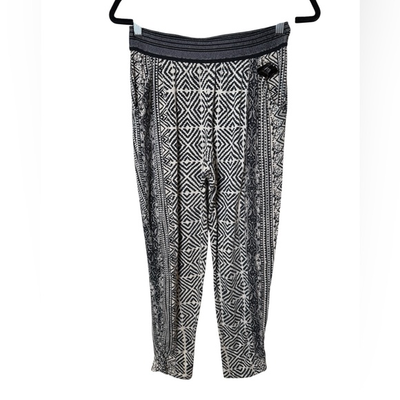 Lilka Black and White Geometric Women's Pants - Picture 1 of 5